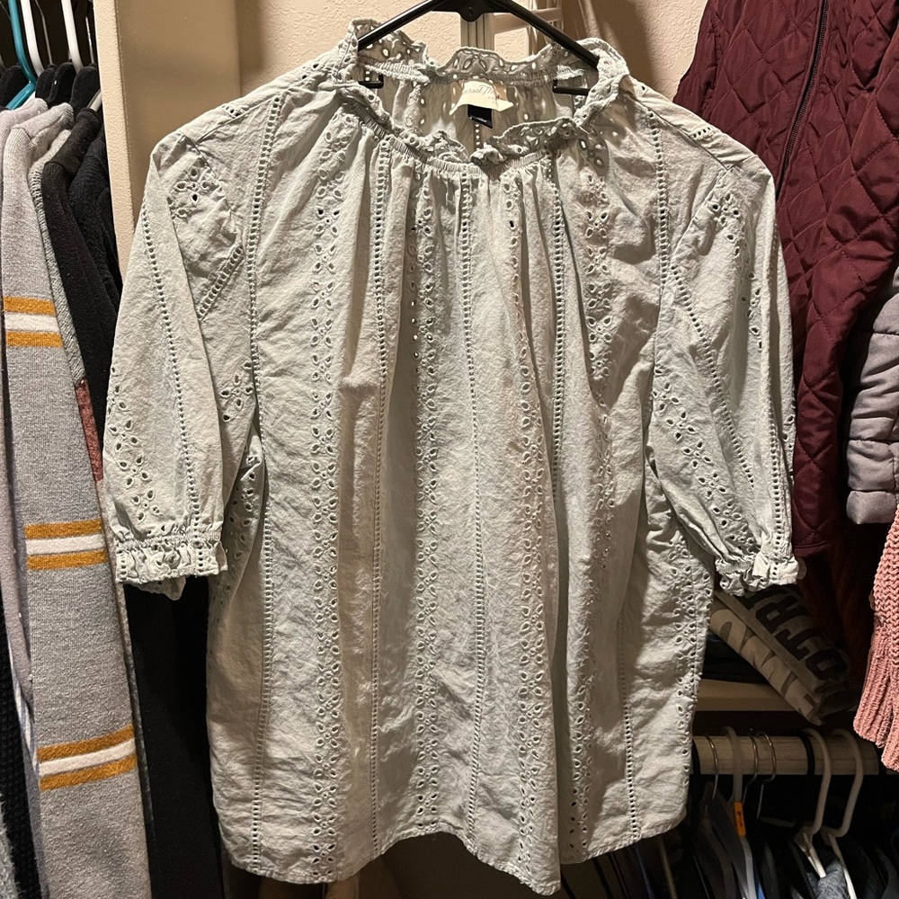 Universal Thread/ Size Medium/ Eyelet Puff Blouse